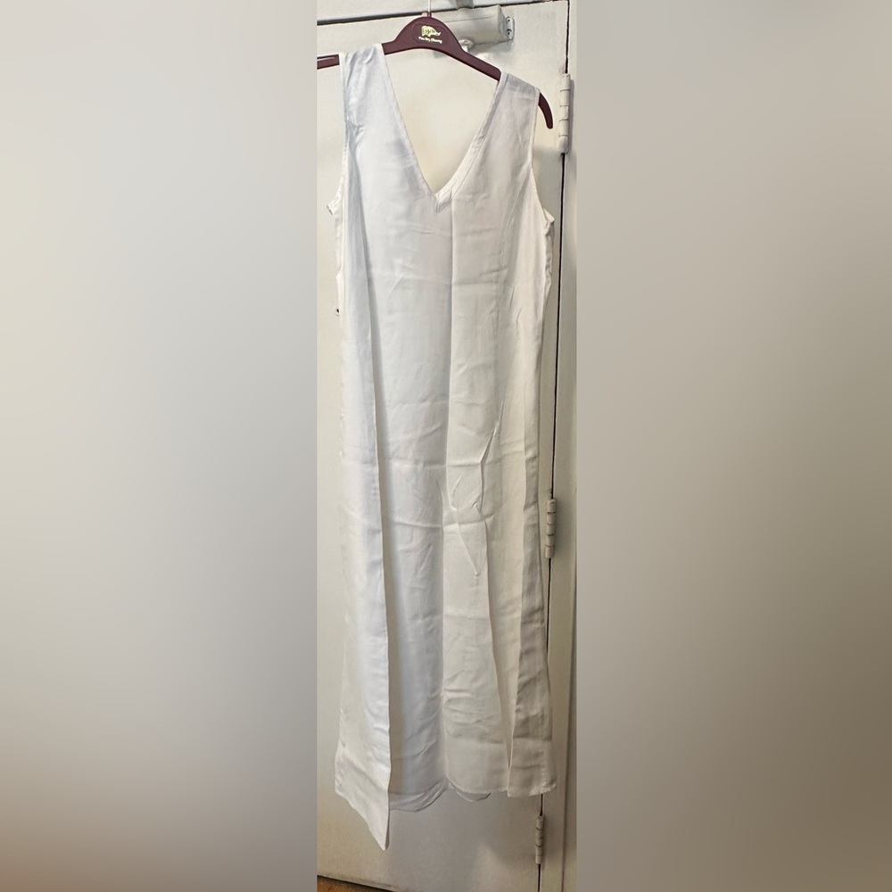 The Limited White Chemise for Classic Comfort